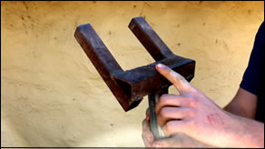 How to Pull Apart Pallets using a Homemade Tool